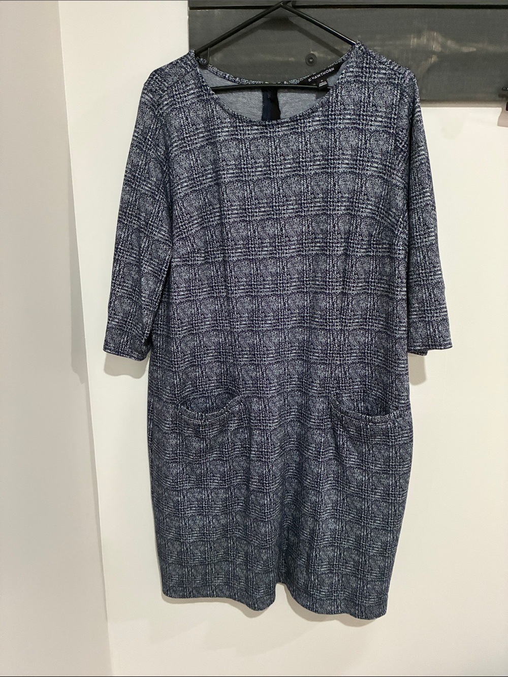 41 Hawthorn Navy and White Textured Knit Shift Dress
